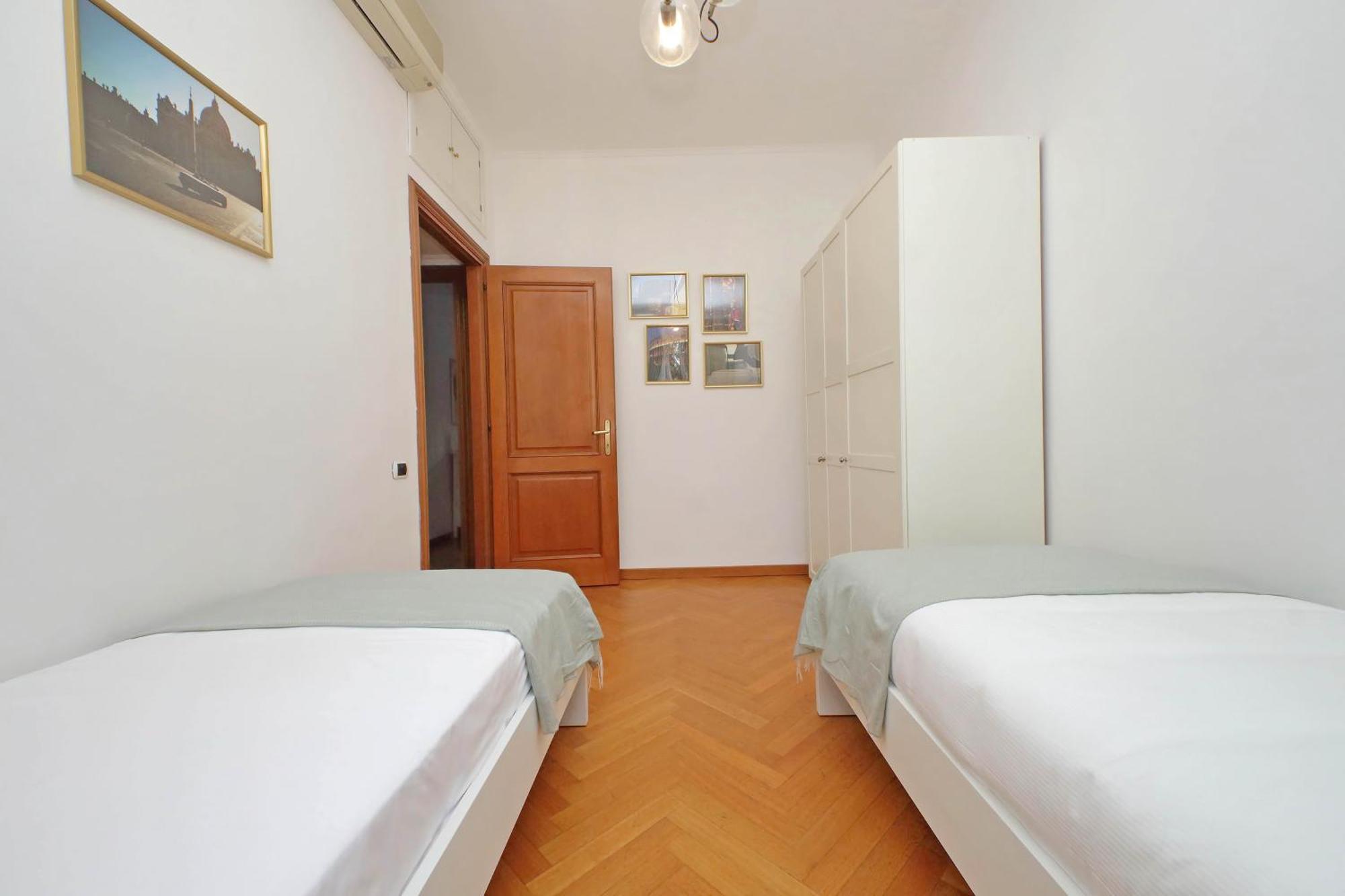 Ych-Comfortable 2 Bedrooms Flat Near Colosseum Róma Kültér fotó